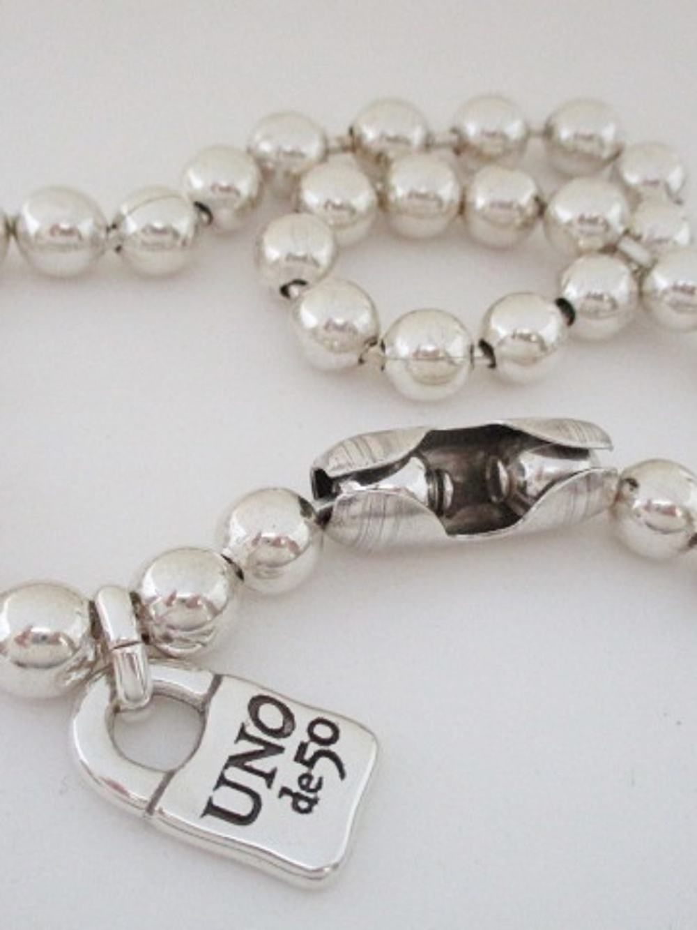 UNO DE 50 - Core Bead Necklace - Picture 2 of 4